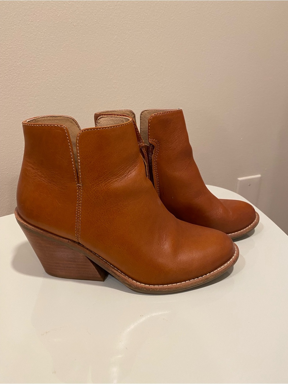 Sofft Tori Leather Ankle Booties in Cognac Size 6.5